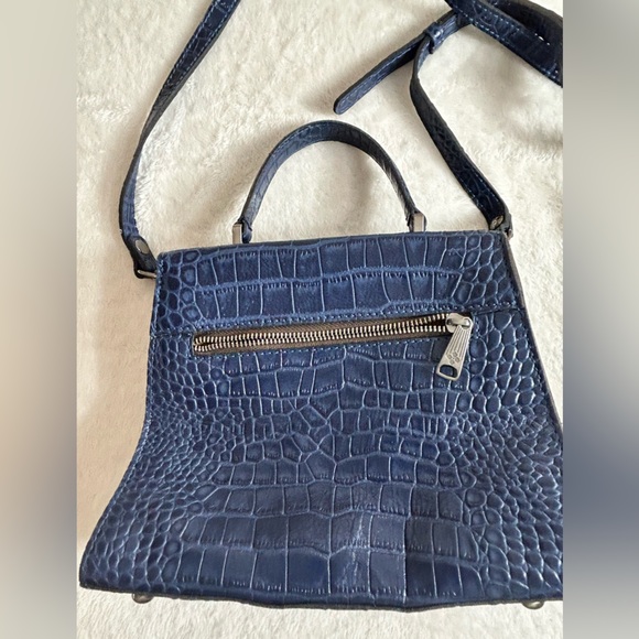 Patricia Nash Blue Leather Croc-Embossed Crossbody Bag Stylish Hardware - Picture 14 of 16
